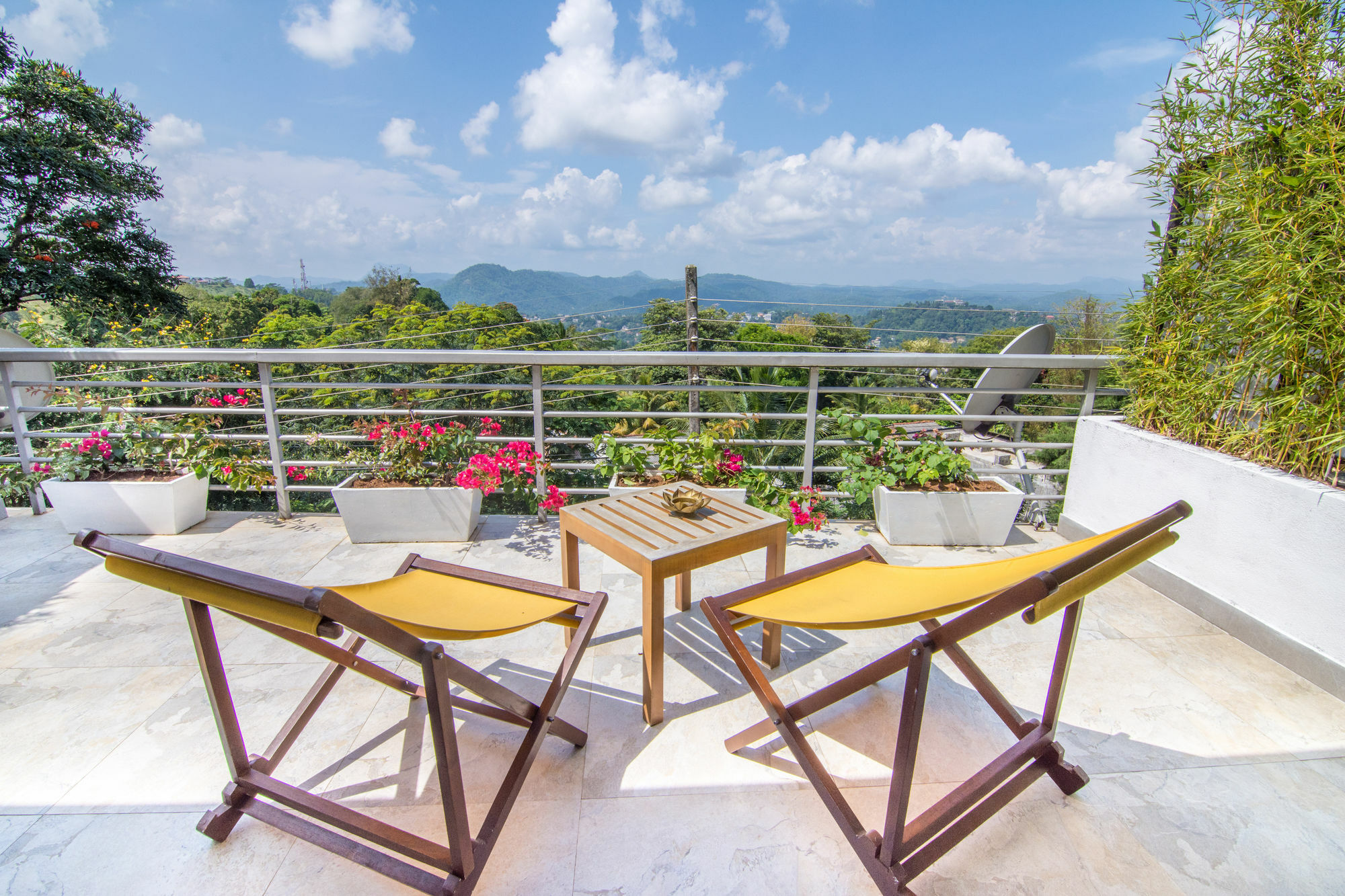 Hotel The Theva Residency Kandy